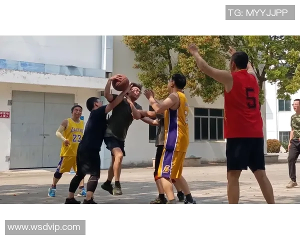 冬季打篮球运动套装推荐让你在寒冷天气中依然活力四射