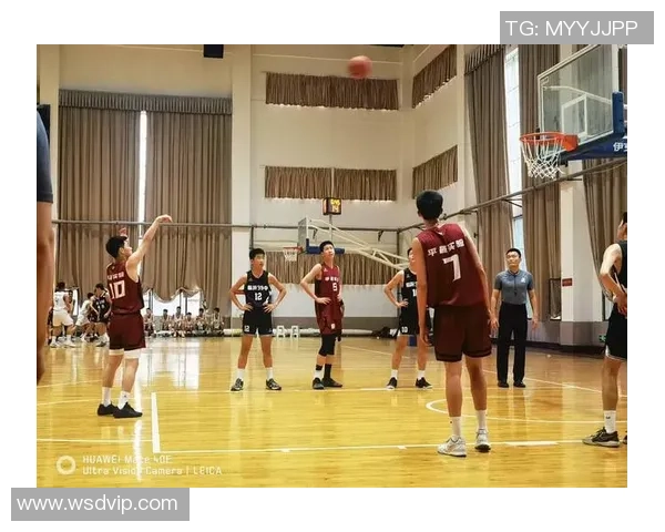 初中男生打篮球的成长之路与团队精神培养探讨