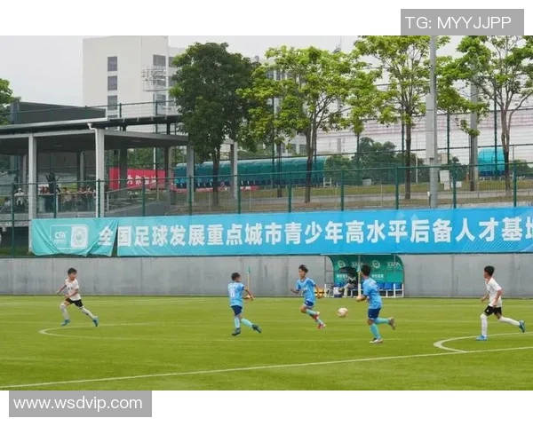 南京泰山小学足球队积极参与校园联赛培养学生团队精神与运动能力 南京泰山小学足球队积极参与校园联赛培养学生团队精神与运动能力